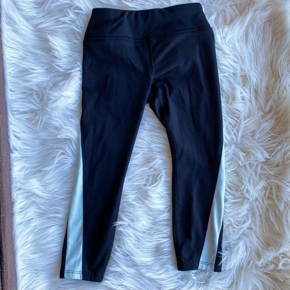 Capri Leggings - Picture 5 of 8